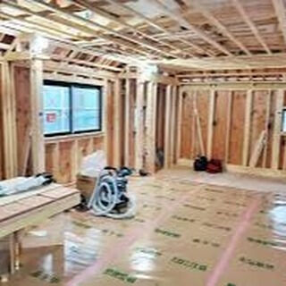 木造住宅の新築工事を手がける情熱的な大工職人のみなさまが、手